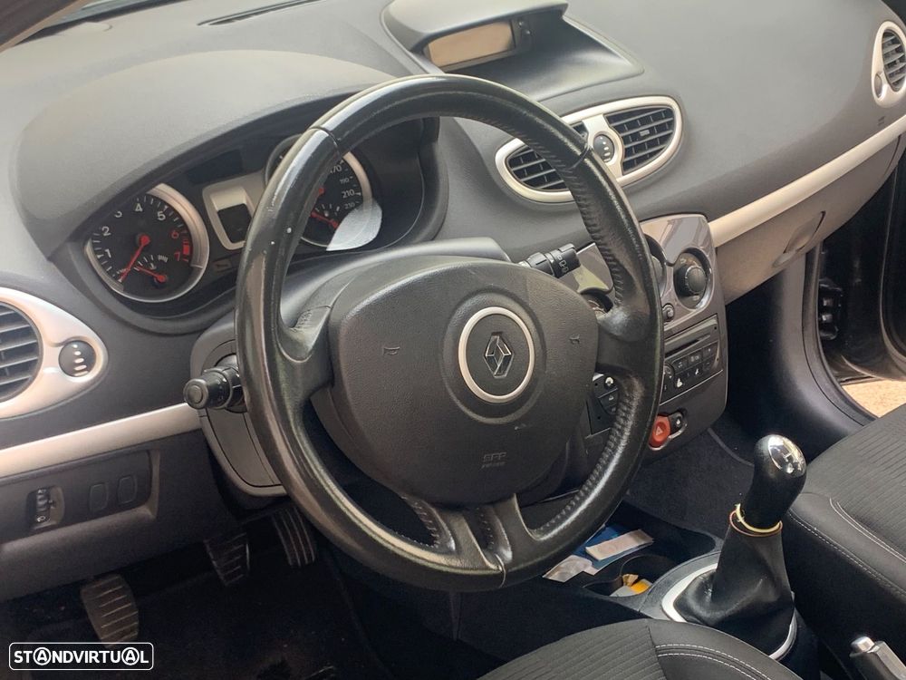 Renault Clio 1.2 16V Fairway - 8