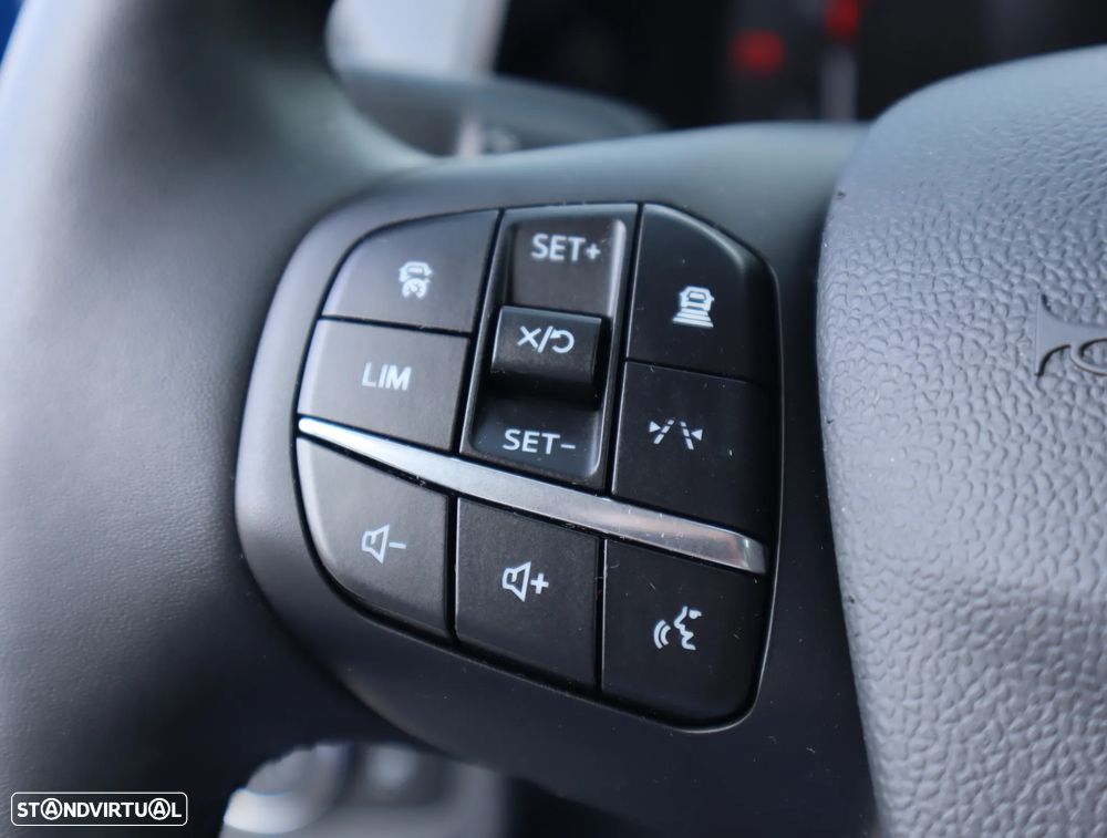 Ford Tourneo Courier 1.0 EcoBoost Titanium - 33