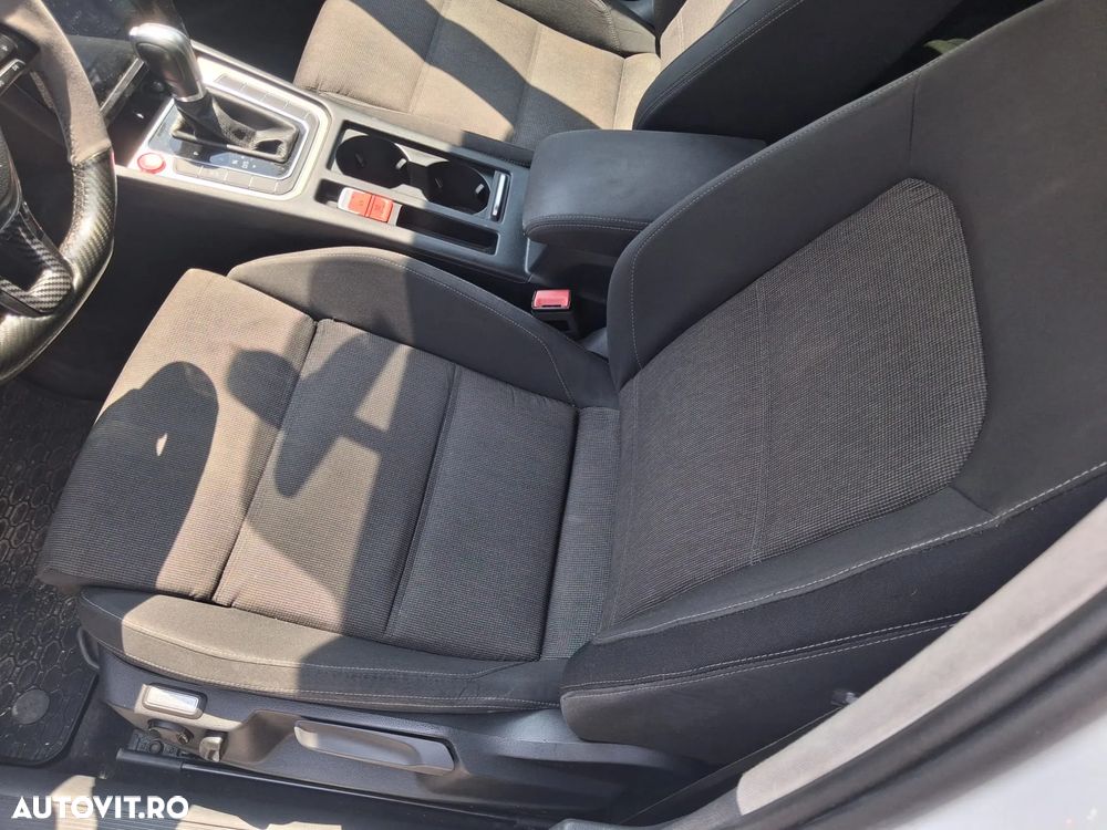 Volkswagen Passat 2.0 TDI DSG Highline - 24