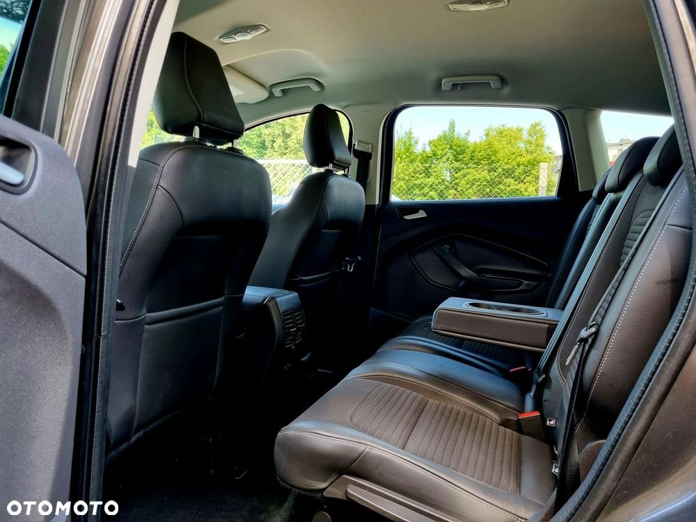 Ford Kuga 1.5 EcoBoost 2x4 Titanium - 10