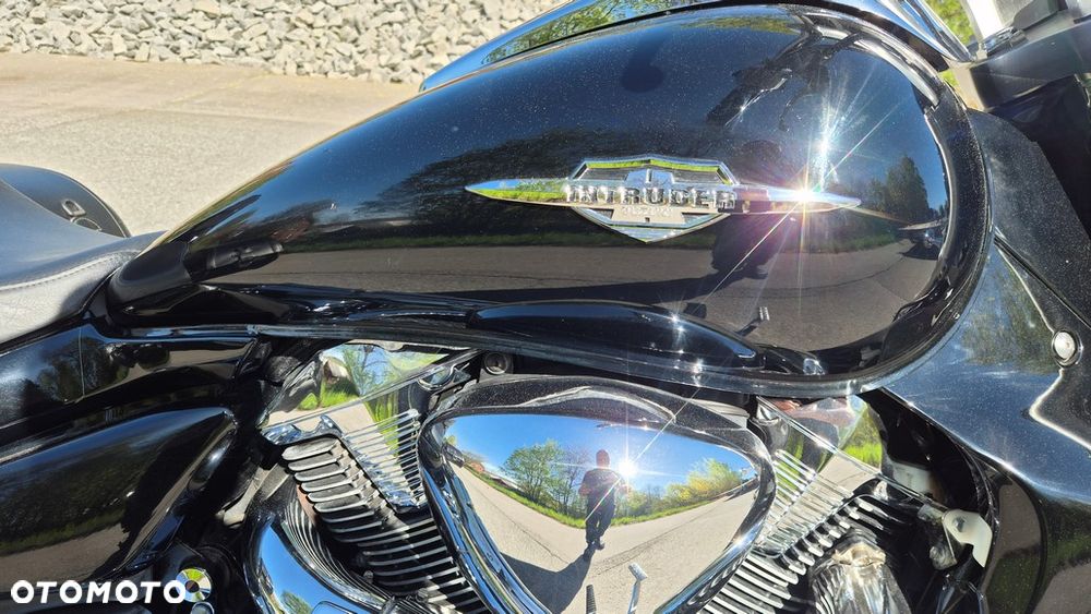 Suzuki Intruder - 13