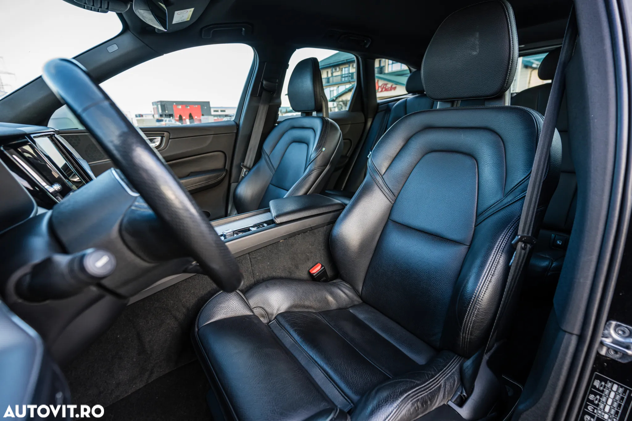 Volvo XC 60 D4 AWD Geartronic RDesign - 9