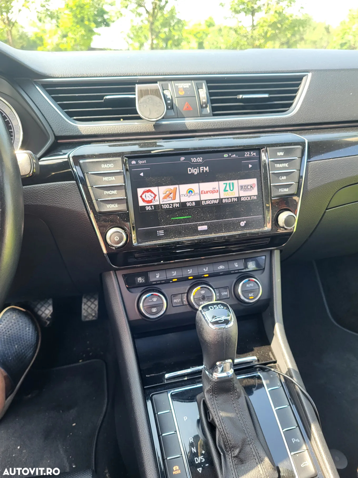Skoda Superb 2.0 TDI DSG L&K - 9