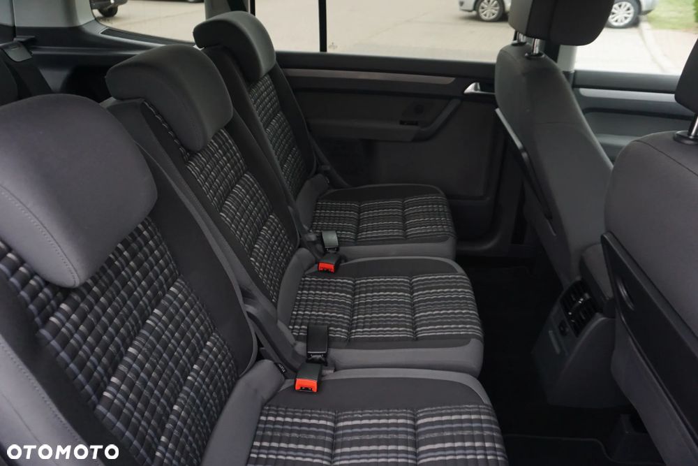 Volkswagen Touran 2.0 TDI DPF Cross - 23
