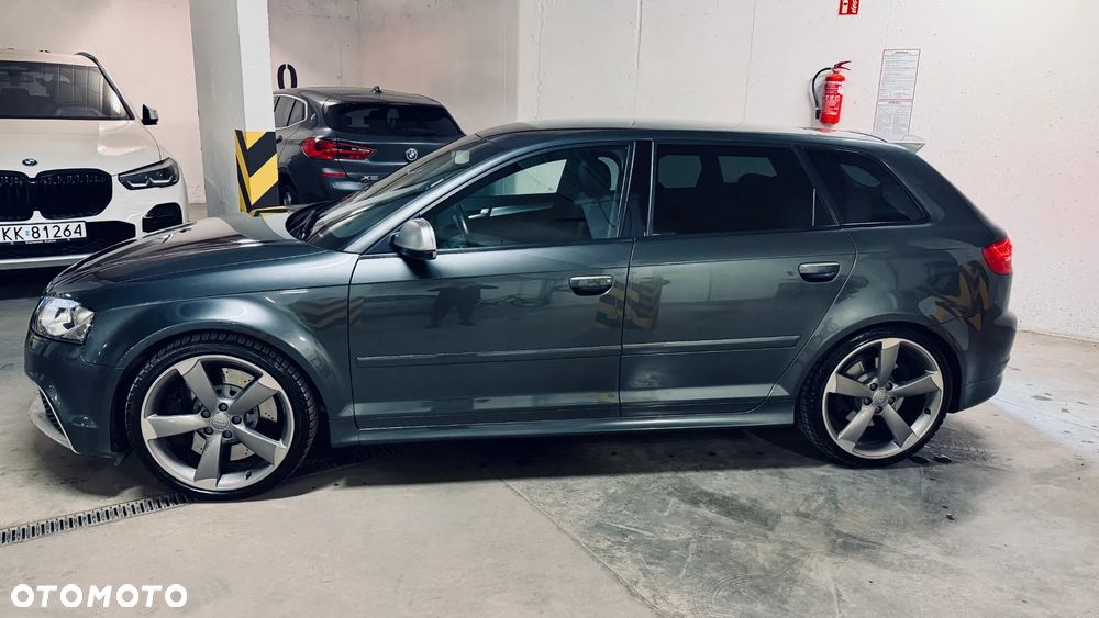 Audi RS3 Sportback Standard - 13