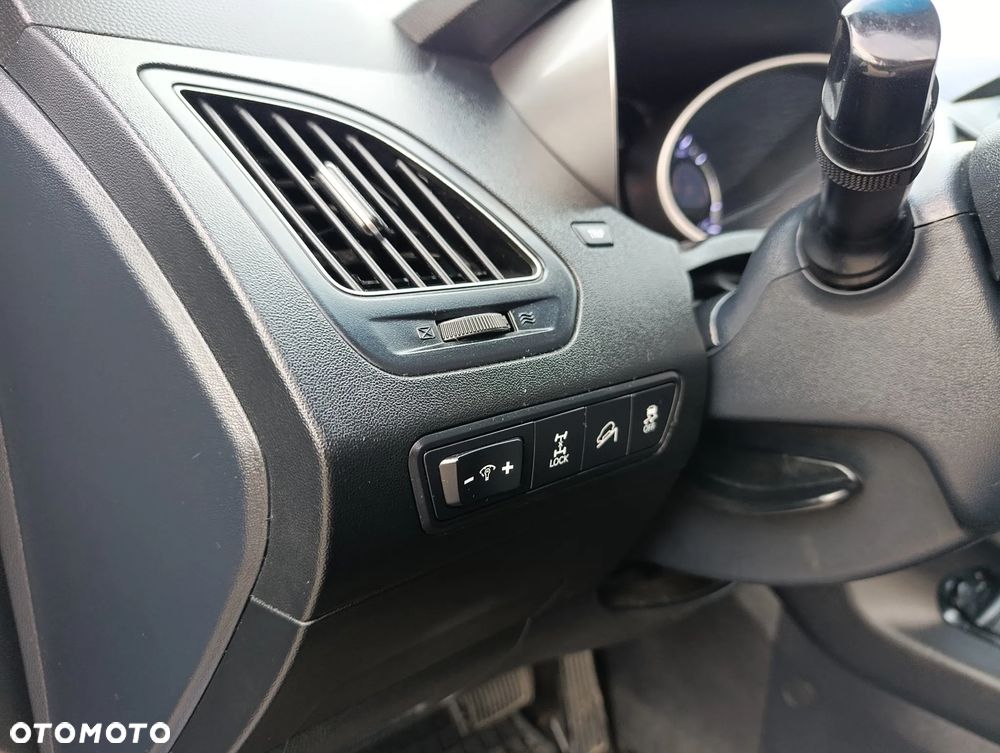 Hyundai ix35 2.0 CRDi 4WD Automatik Premium - 11