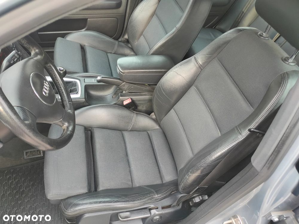 Audi A4 Avant 2.4 - 36