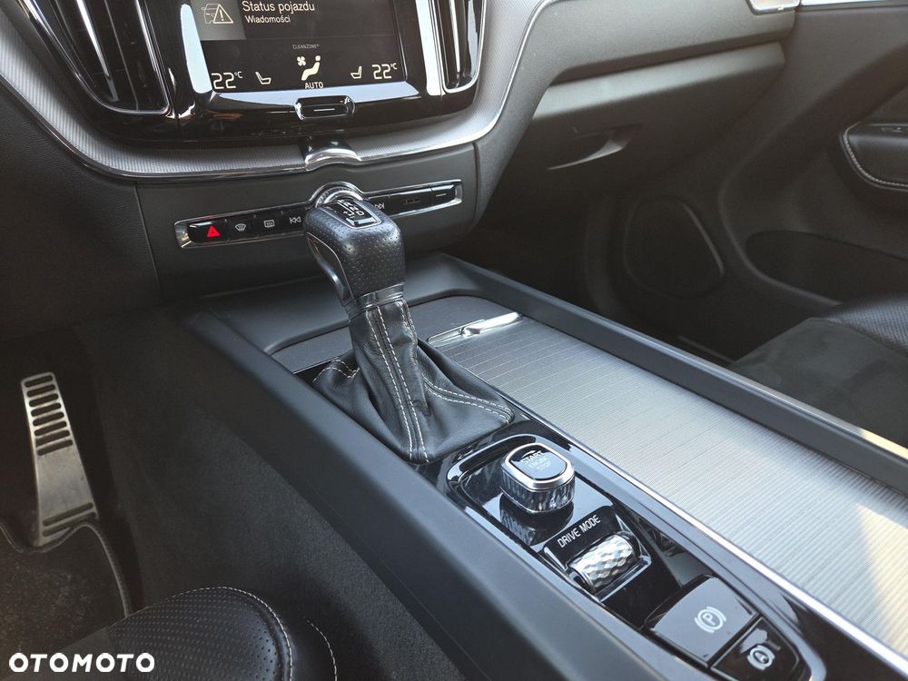 Volvo XC 60 T5 AWD R-Design - 23