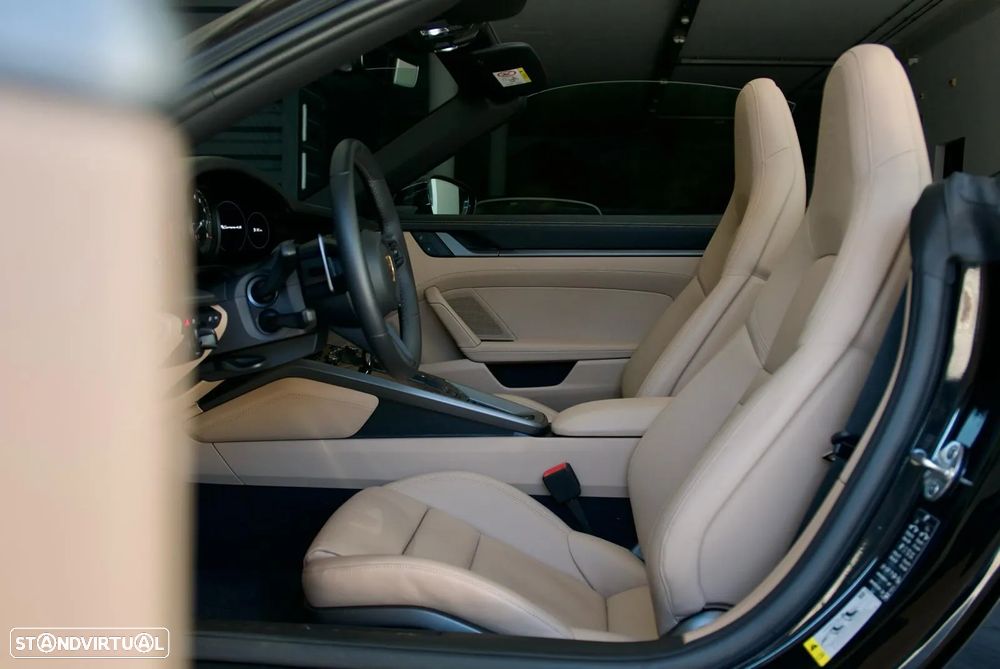 Porsche 911 (992) Carrera 4S PDK - 23