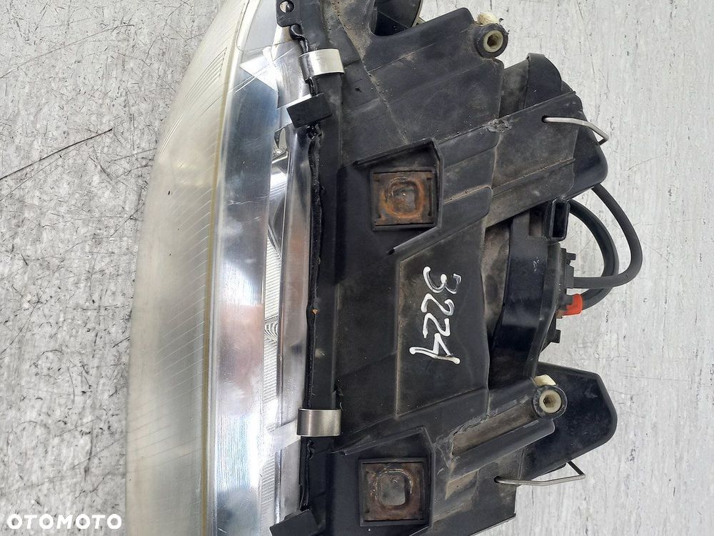 LAMPA PRZÓD PRAWA XENON AUDI A6 C5 - 5