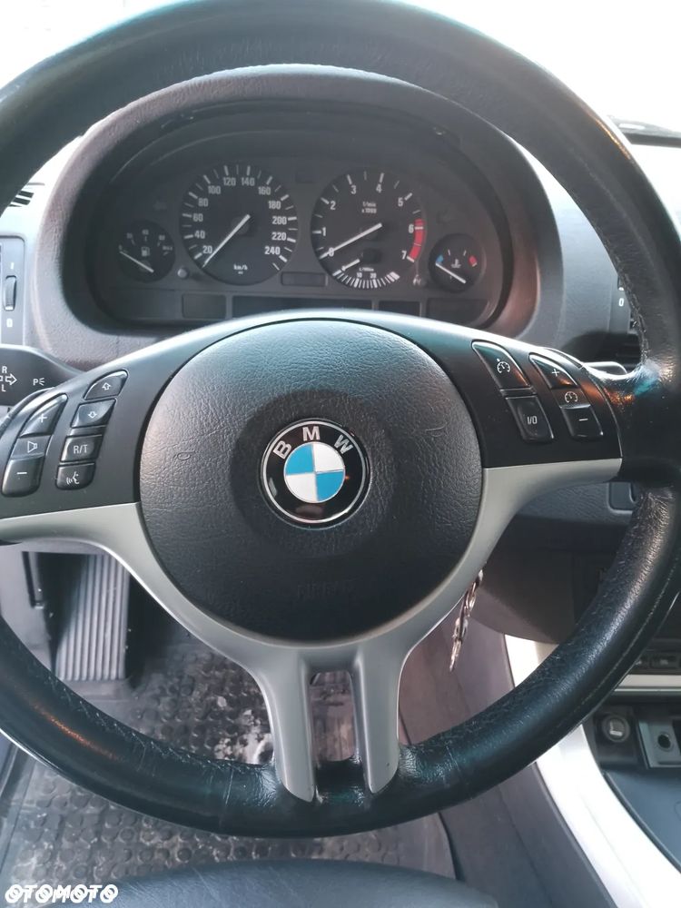 BMW X5 4.4i - 6