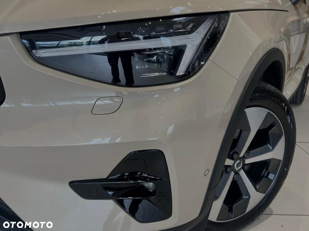 Volvo XC 40 B4 AWD Ultimate Dark - 18
