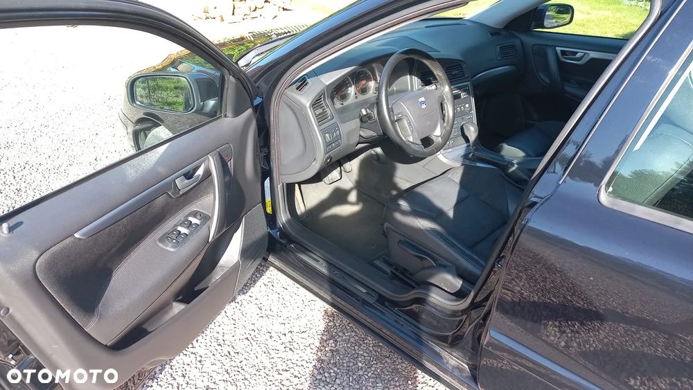 Volvo V70 2.4 Momentum - 28