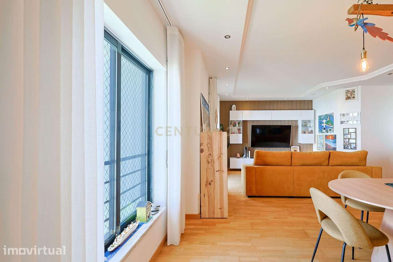 Apartamento T2 com Garagem, no Parque Luso em Corroios. - Grande imagem: 2/45