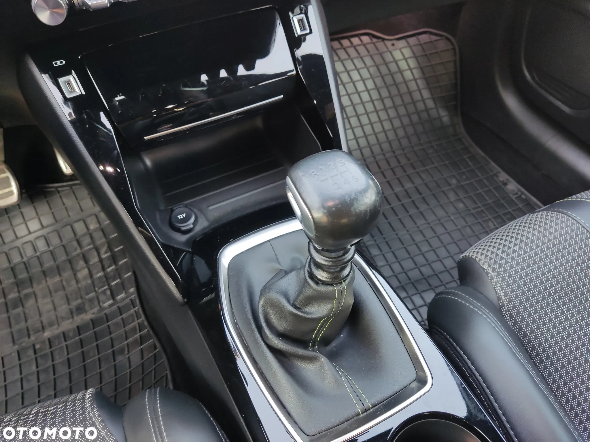 Peugeot 208 1.5 BlueHDi GT S&S - 27