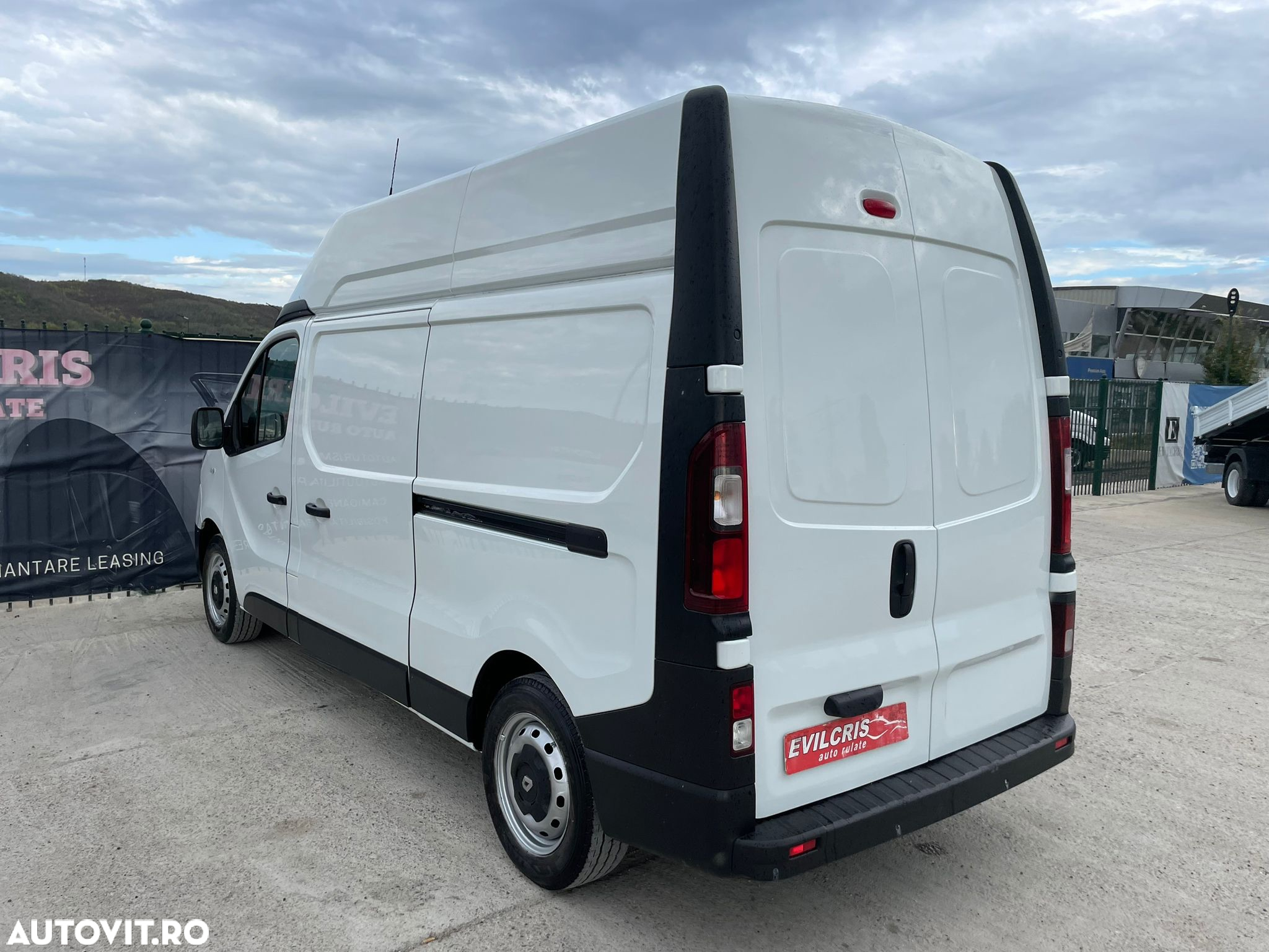 Renault Trafic L2H2 SUPRAINALTAT - 12