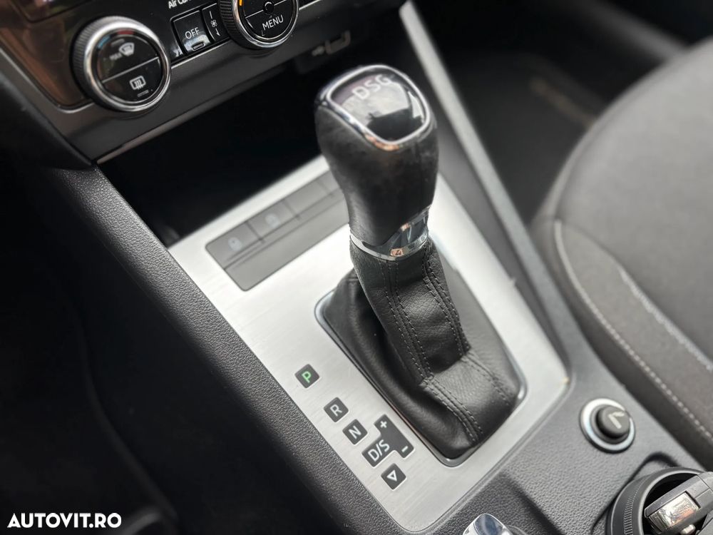 Skoda Octavia Combi Diesel 2.0 TDI DSG Ambition - 28