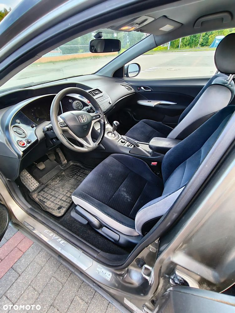 Honda Civic 1.8 Comfort - 13