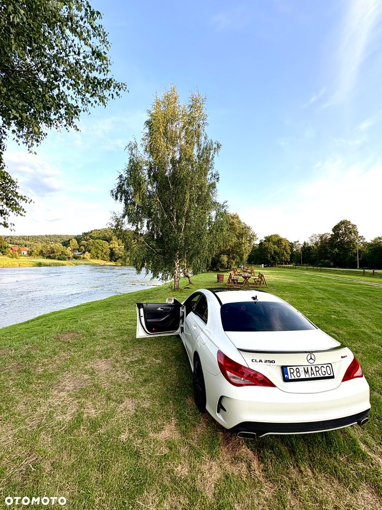 Mercedes-Benz CLA 250 4Matic 7G-DCT - 8