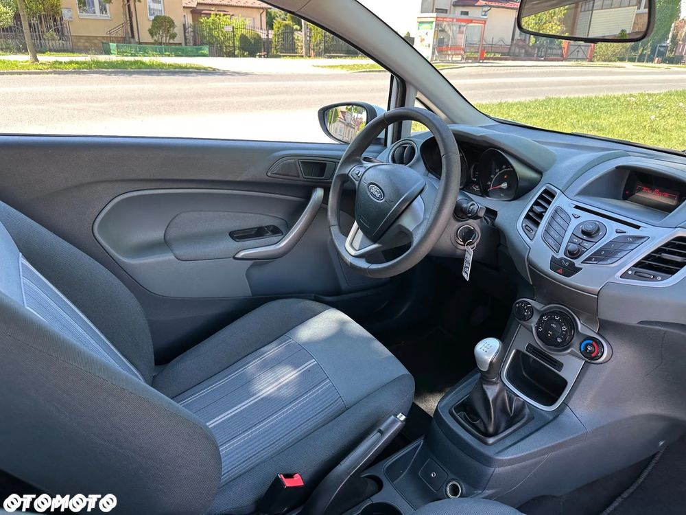 Ford Fiesta 1.25 Celebration - 19