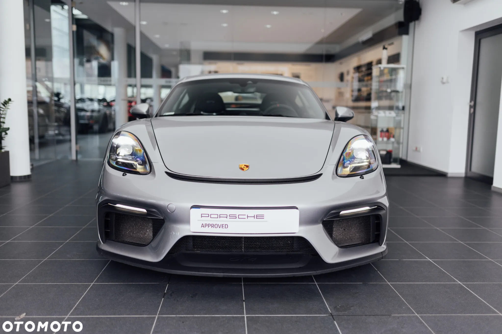 Porsche 718 Cayman GPF GT4 - 6