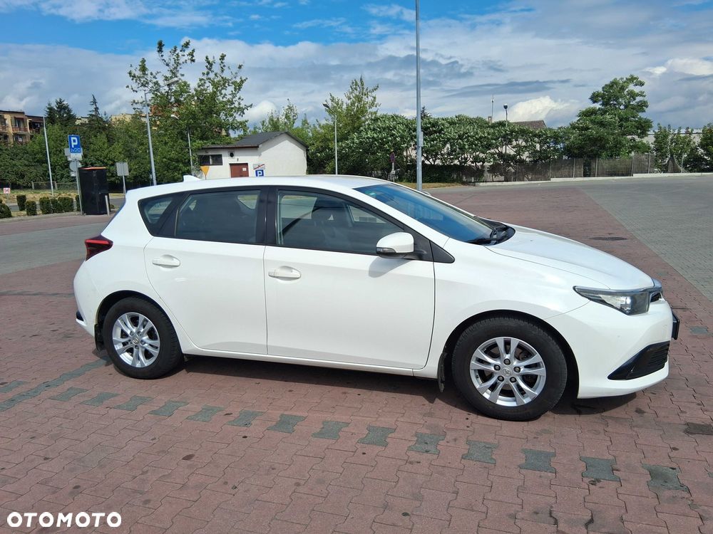 Toyota Auris - 2