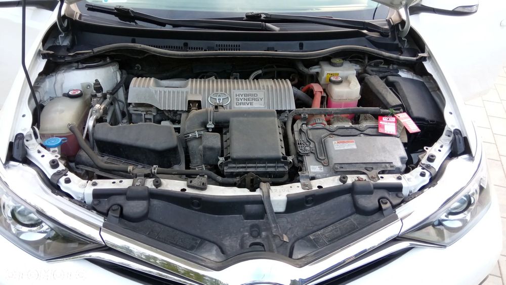 Toyota Auris Hybrid 135 Premium - 26