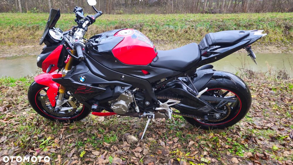 BMW S - 4