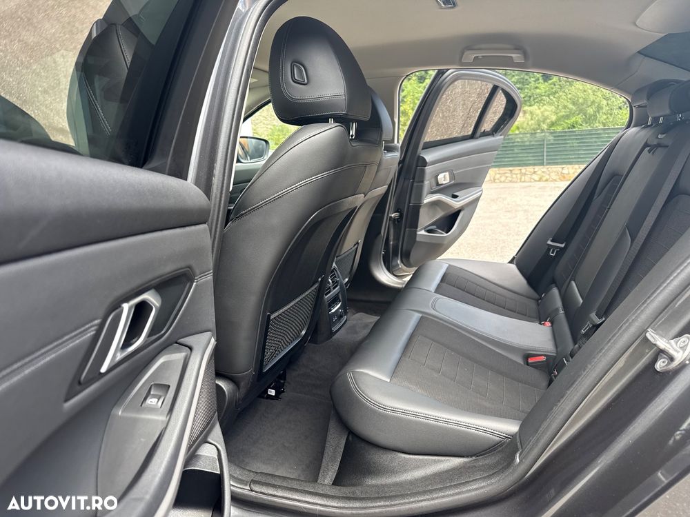 BMW Seria 3 320d xDrive Aut. Sport Line - 31