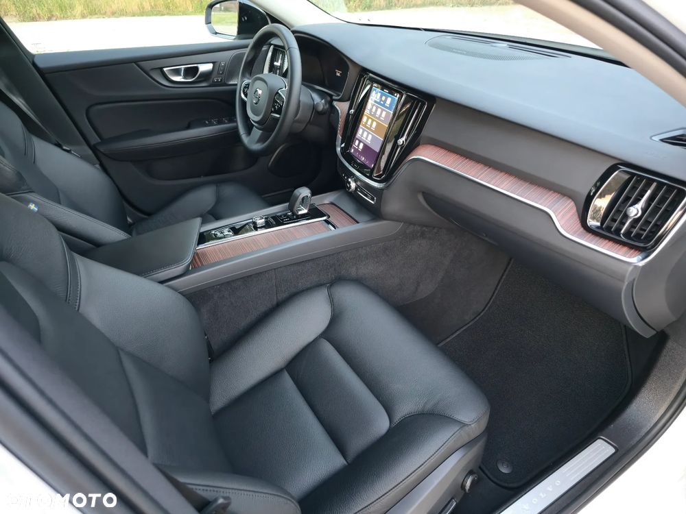 Volvo S60 B5 B AWD R-Design - 13