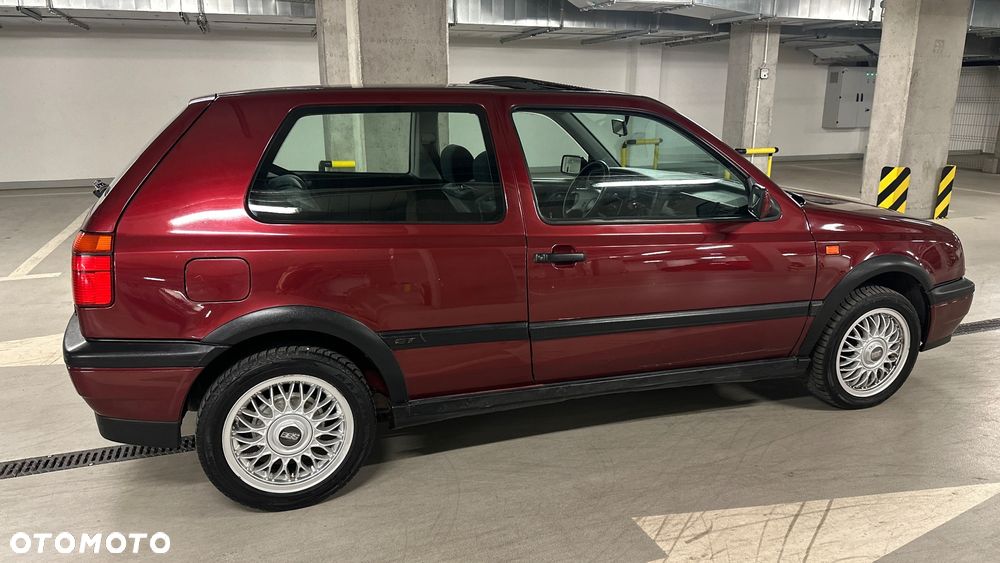 Volkswagen Golf - 6