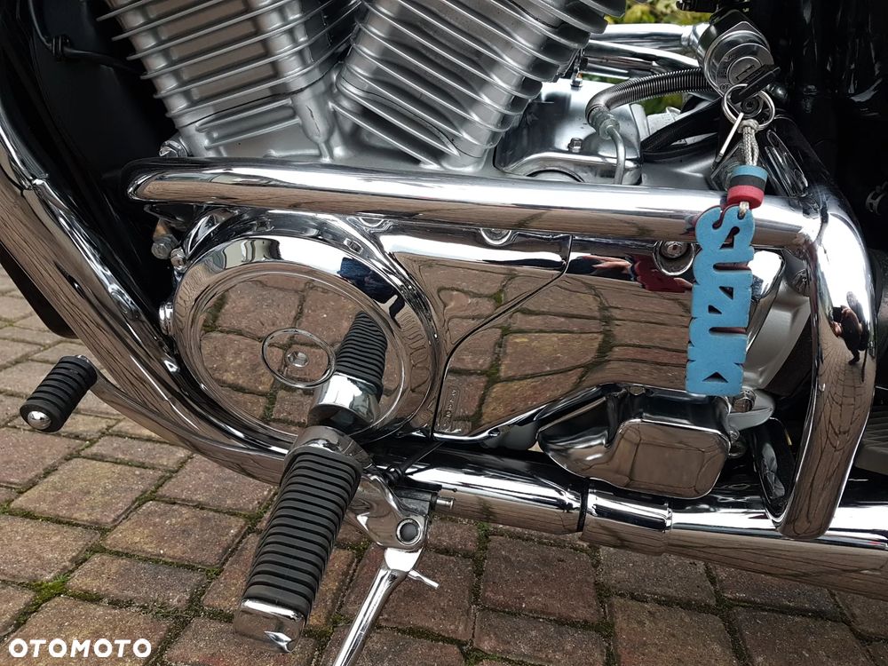 Suzuki Intruder - 17