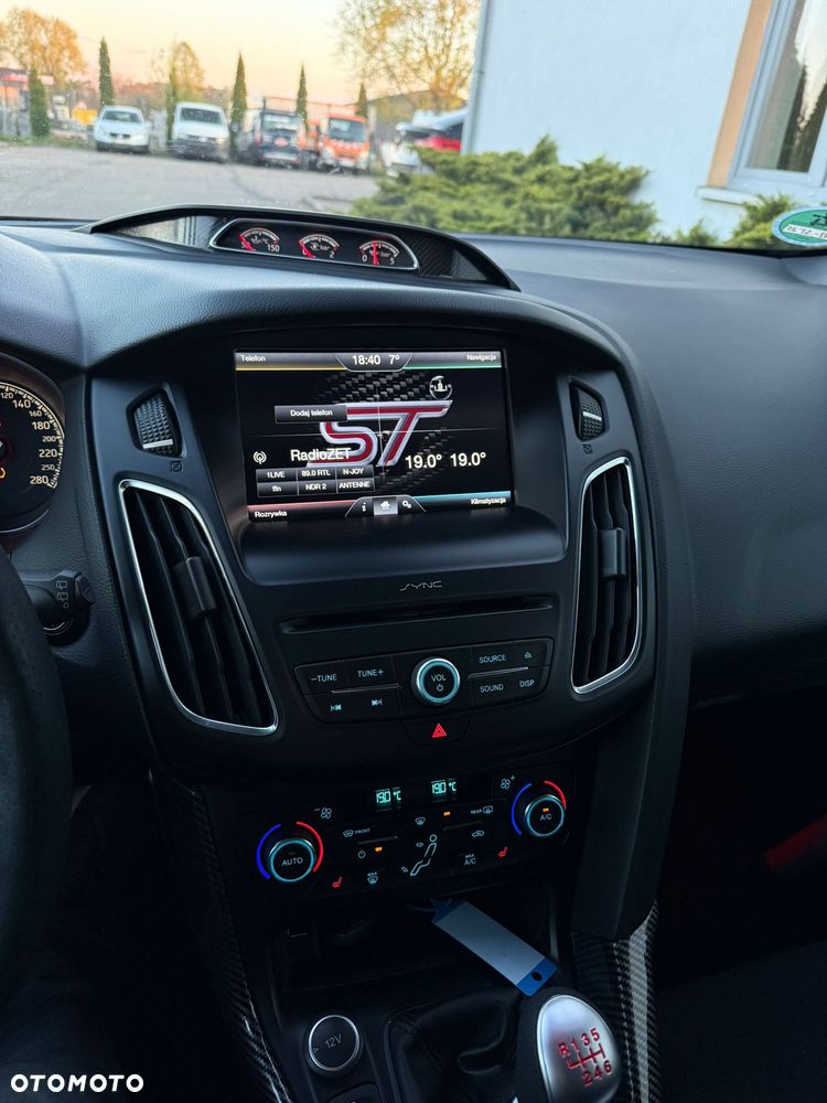 Ford Focus 2.0 EcoBoost ST - 23