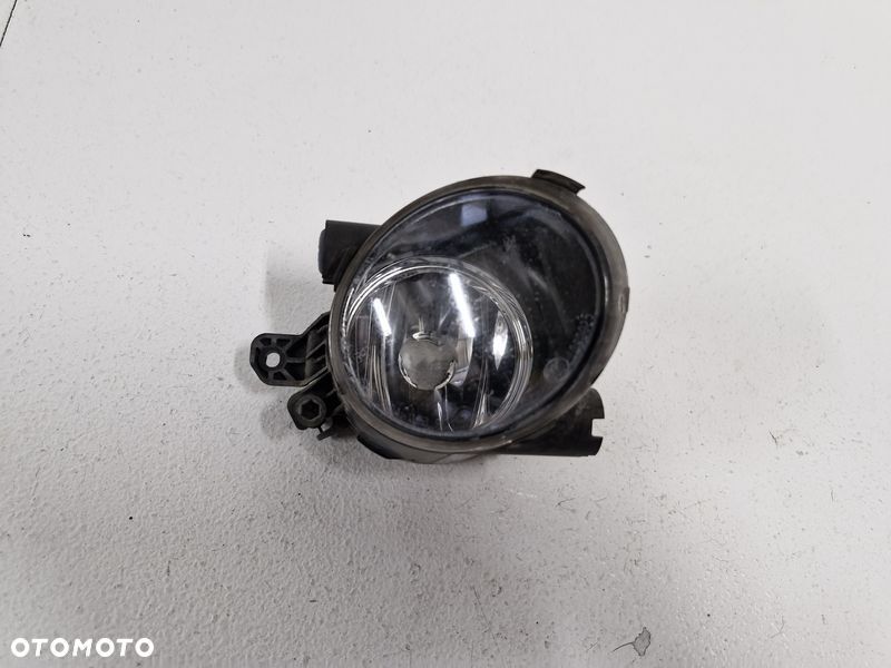 VOLVO XC70 2 II HALOGEN PRAWY PRZÓD LAMPA PRZECIWMGIELNA PRAWA PRZEDNIA 31214476 - 2