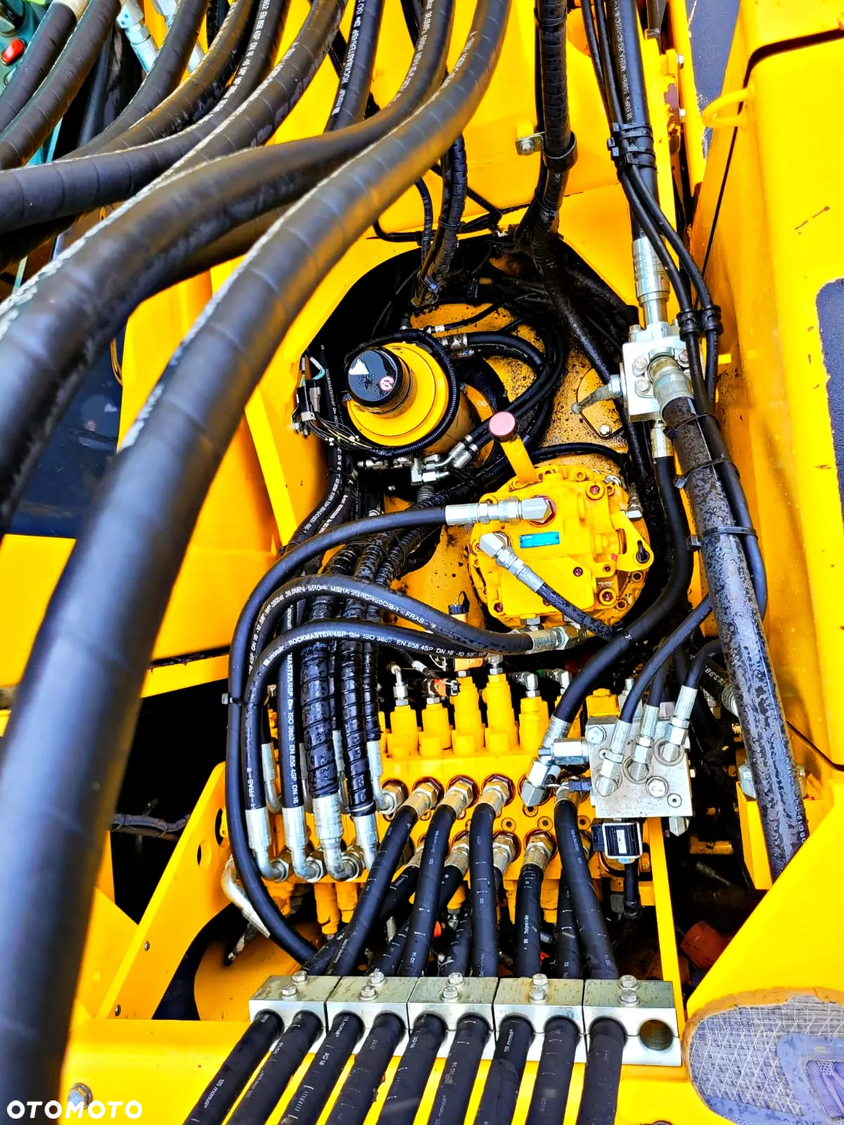 Komatsu PW 160 - 8 Wysięgnik dwuczęściowy, 3 ramiona - 21