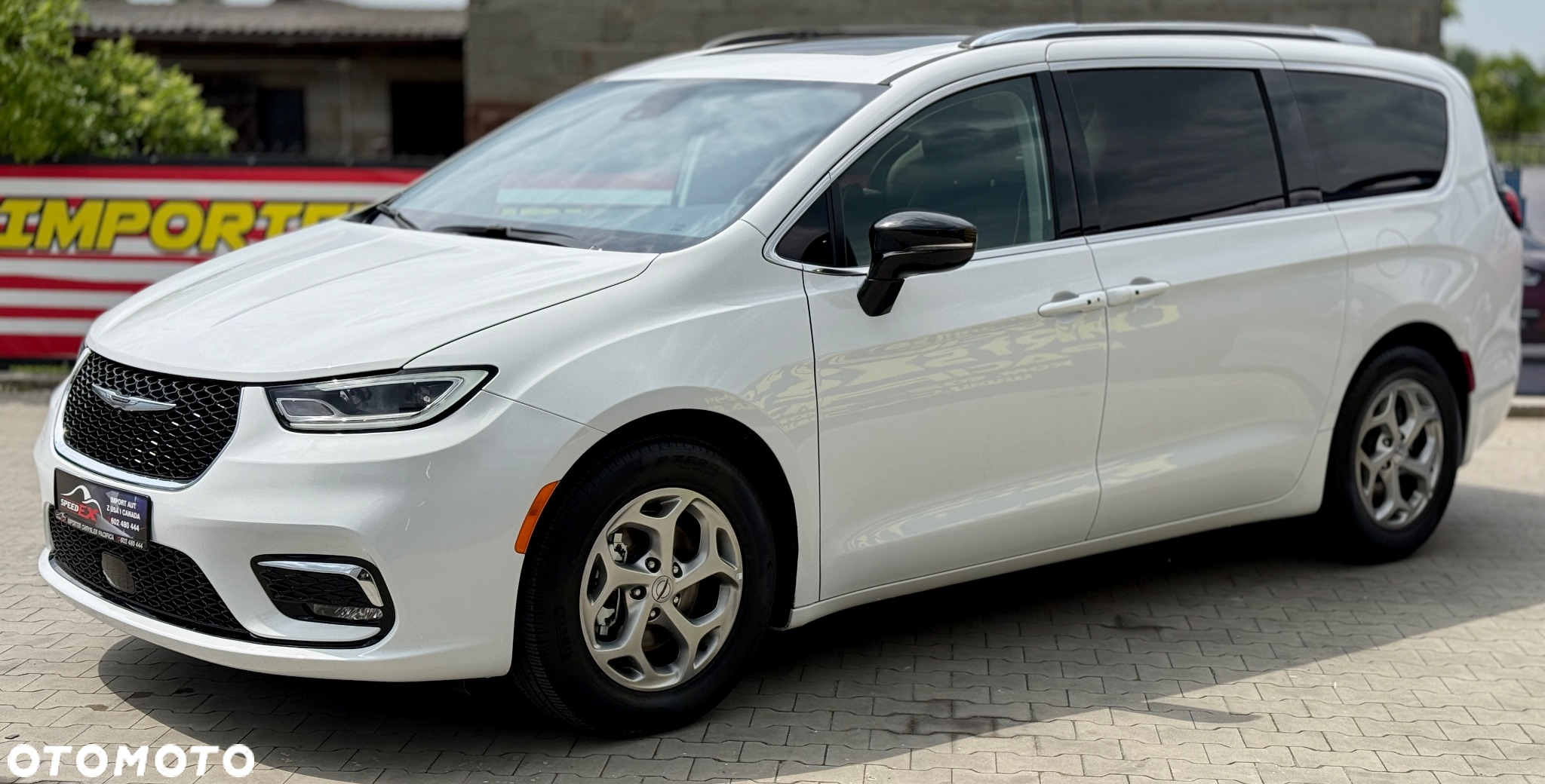 Chrysler Pacifica - 6