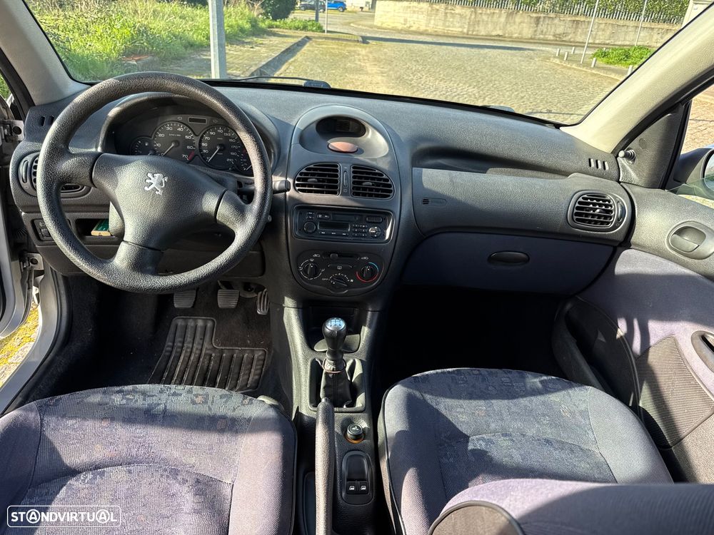 Peugeot 206 1.1 XT - 6