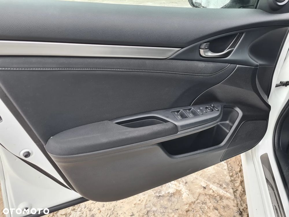 Honda Civic 1.0 T Comfort Sport Line - 17