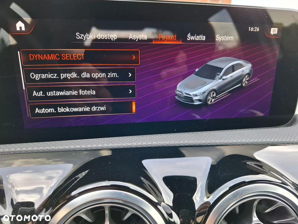 Mercedes-Benz Klasa A 200 AMG Line - 32