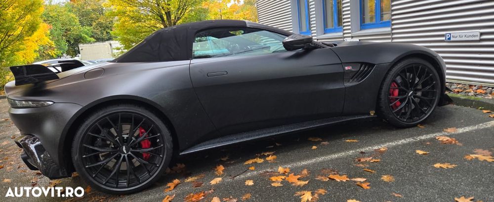 Aston Martin V8 Vantage Standard - 4