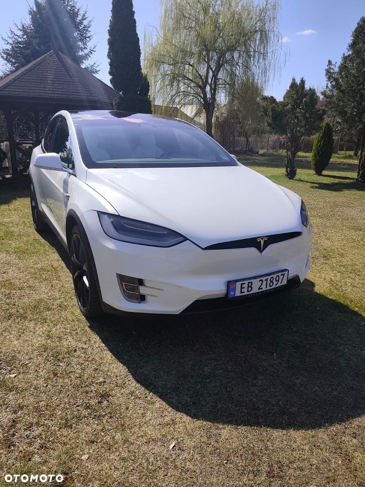 Tesla Model X - 1