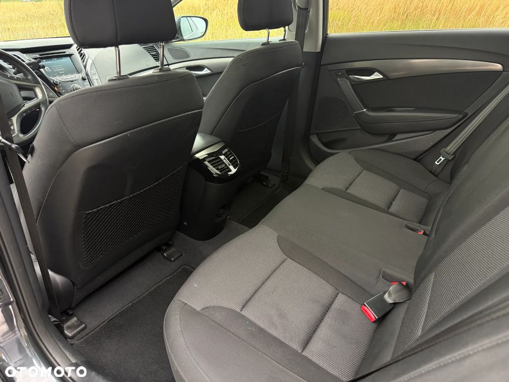 Hyundai i40 Kombi blue 1.7 CRDi Style - 17