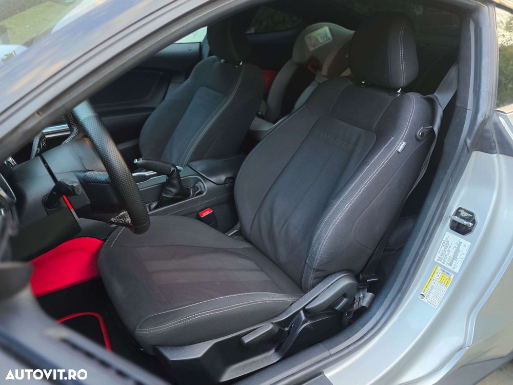 Ford Mustang 2.3 EcoBoost - 11