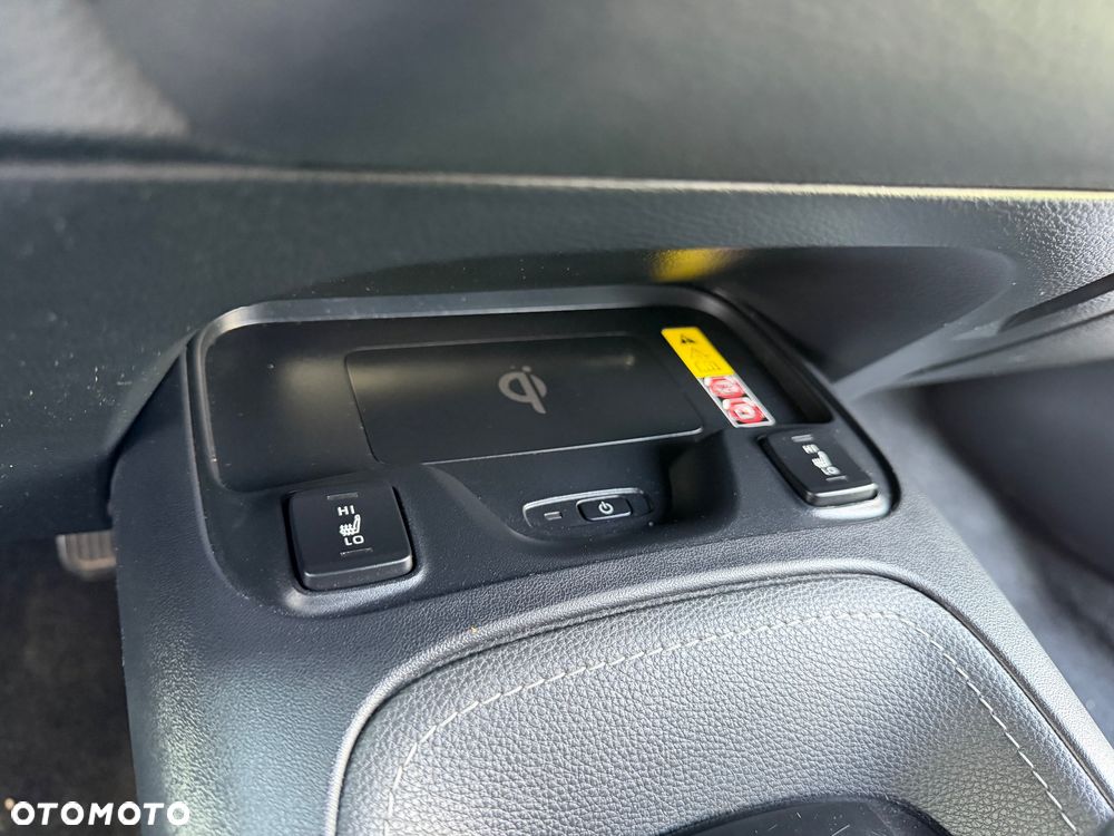 Toyota Corolla 1.8 Hybrid Style - 17