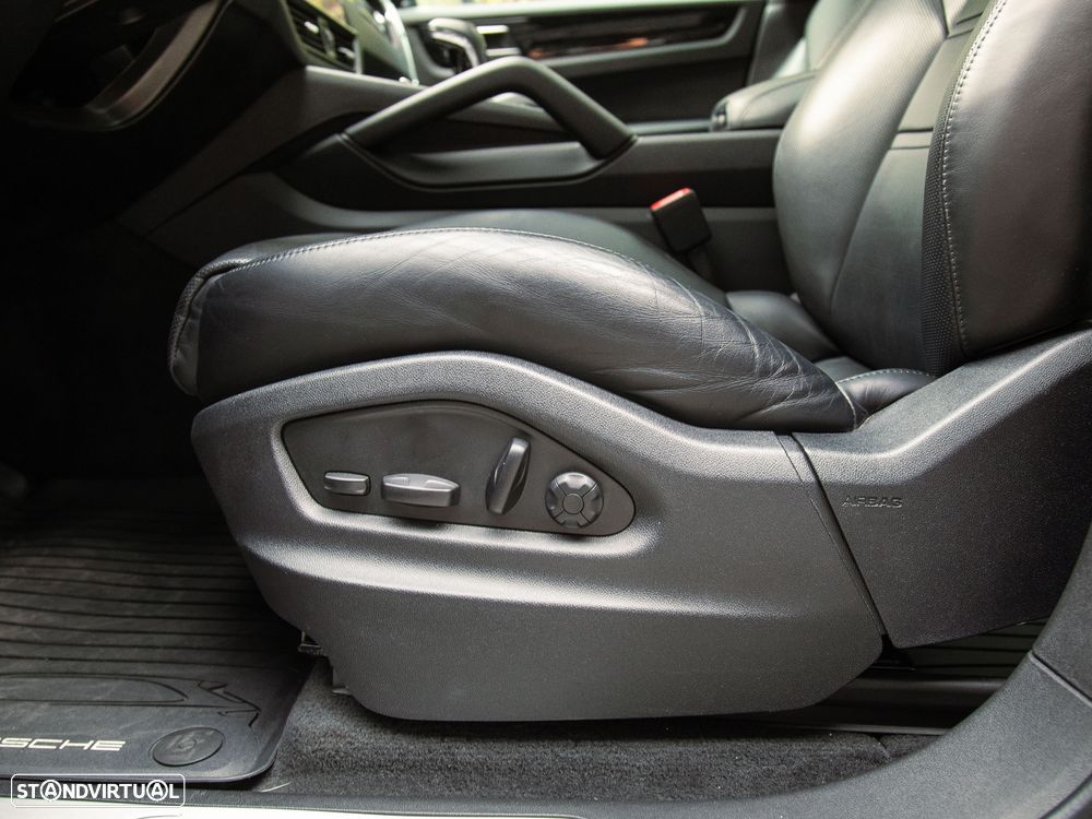 Porsche Cayenne Coupé E-Hybrid - 19