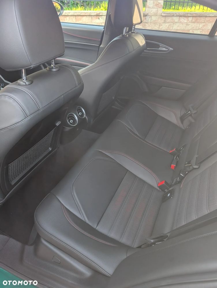 Alfa Romeo Giulia 2.0 Turbo Tributo Italiano Q4 - 12