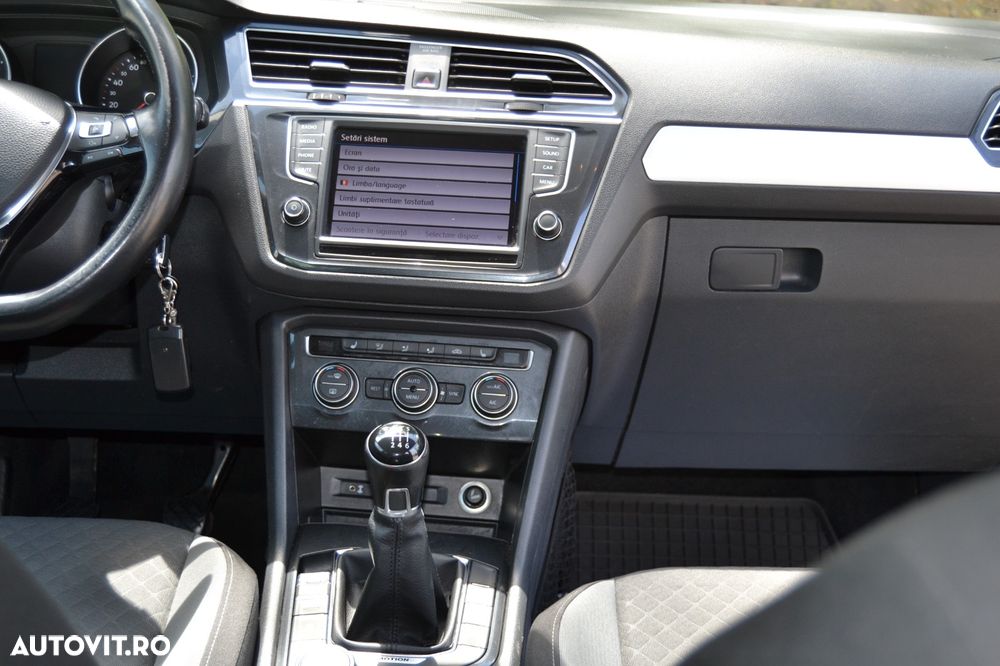 Volkswagen Tiguan 2.0 TDI 4Mot Comfortline - 10