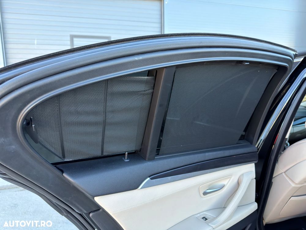 BMW Seria 5 520d Aut. - 27