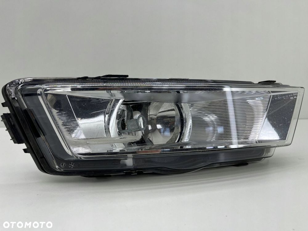 SKODA RAPID LIFT HALOGEN PRAWY PRZÓD 5JA941700 - 1