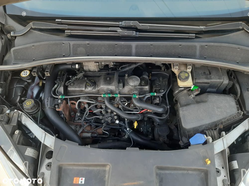 Ford Galaxy 1.8 TDCi Ghia - 31